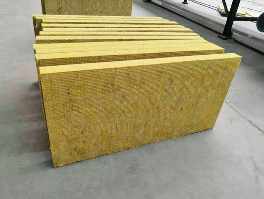 無(wú)機(jī)纖維噴涂棉吸音板與隔音板效果的區(qū)別